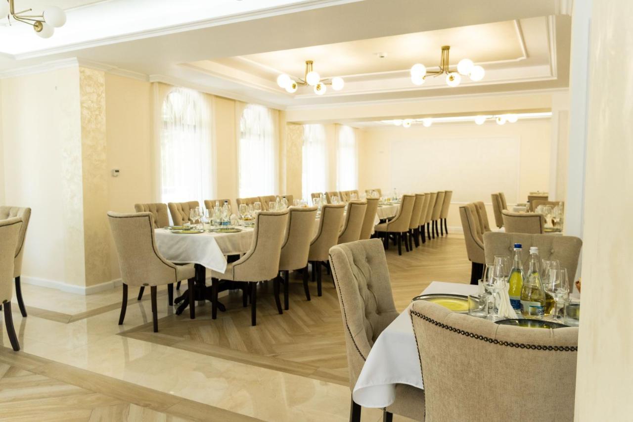 Hotel Perla Dacilor Gradistea de Munte Esterno foto